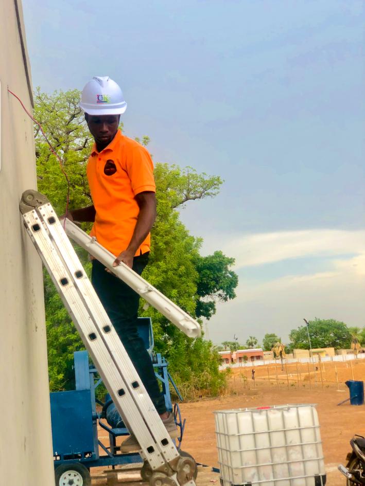 directeur de maintenance et services